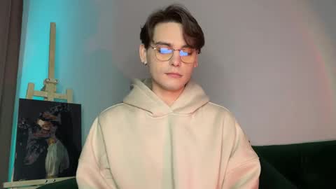 danieltuckerr online show from November 12, 10:12 pm