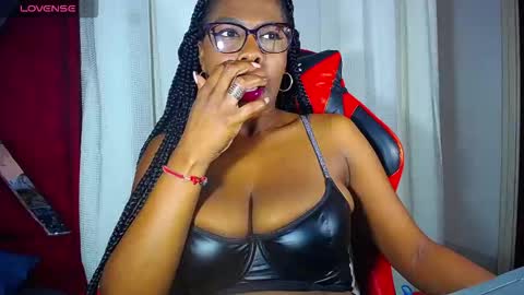 danisabrownn online show from October 20, 3:06 pm