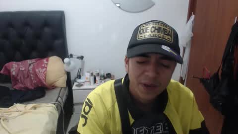 Darwin Daniel Segura Parra online show from February 3, 8:02 pm