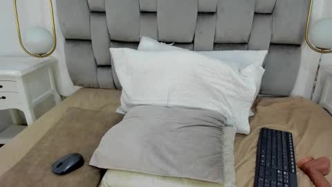 Snapshot of danna__ortiz chatting on February 12, 2:43 pm Danna online show from February 12, 2:43 pm