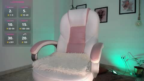 Danna online show from March 5, 12:30 am