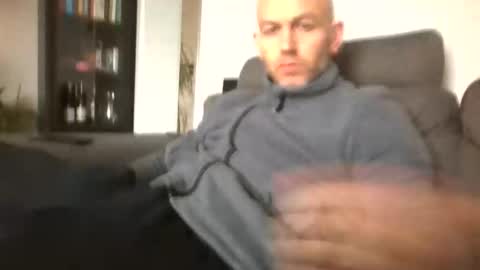 danny81boy online show from April 13, 9:02 am