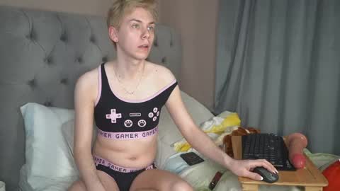 danny scott online show from April 16, 9:39 pm