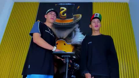 dante_brown1 online show from November 3, 9:05 pm