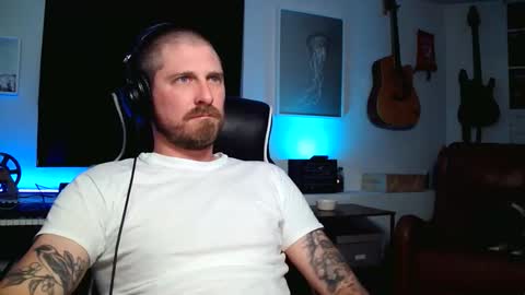 dante_cross_x89 online show from November 16, 6:37 am