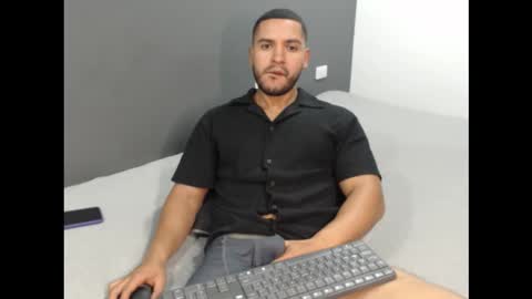 Snapshot of dantebrown1 chatting on October 14, 12:02 am dantebrown1 online show from October 14, 12:02 am