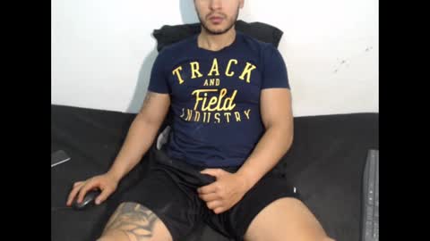 Snapshot of dantebrown1 chatting on February 9, 5:33 pm dantebrown1 online show from February 9, 5:33 pm