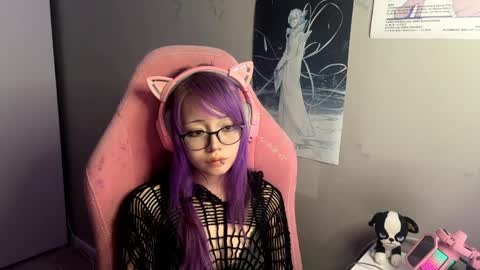 danyelleeyermann online show from April 4, 3:19 pm