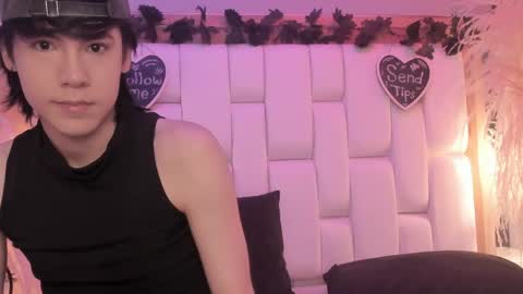 daphne_and_roger online show from April 20, 11:24 am