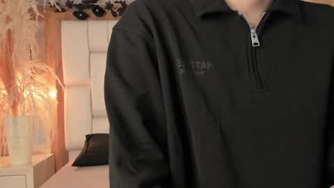 daphne_and_roger online show from January 7, 11:15 am