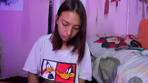 Snapshot of daphneandrade chatting on February 17, 1:00 pm daphneandrade online show from February 17, 1:00 pm