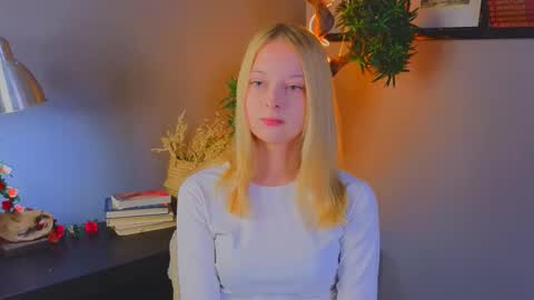 Kami online show from November 10, 3:53 am