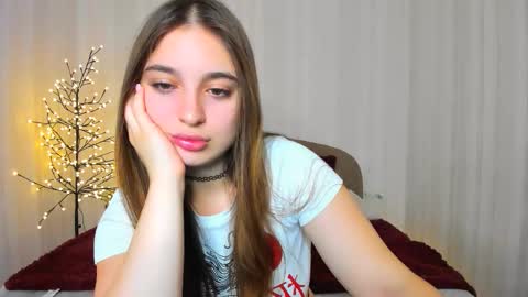 daria_de_luxe online show from November 23, 9:35 pm