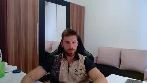 darius_94 online show from January 12, 12:56 pm