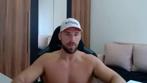 darius_94 online show from February 4, 11:03 am