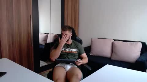 darius_94 online show from September 21, 12:09 pm