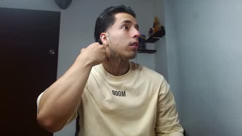 Darius Phoenix  online show from January 11, 8:26 pm