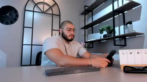 Darius online show from May 6, 12:00 pm