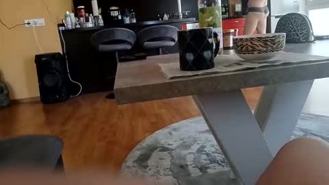 dxd69 online show from April 9, 2:01 pm