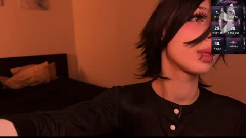 Yuu online show from April 2, 11:44 pm