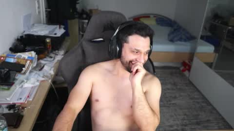 darkschneider_ online show from October 4, 5:49 am