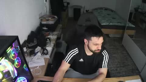 darkschneider_ online show from April 8, 5:10 am