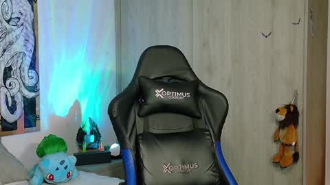 DAVE MAX online show from February 2, 7:14 pm