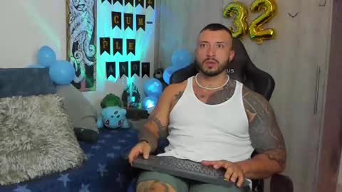 DAVE MAX online show from February 25, 6:33 pm