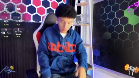 David online show from April 20, 12:30 pm