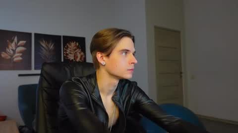 DAVID HEATH online show from April 29, 5:30 pm