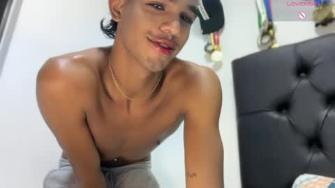 david_hot44 online show from June 4, 4:40 am