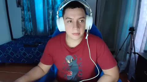 Snapshot of davinson_01 chatting on January 6, 1:30 pm Davinson online show from January 6, 1:30 pm