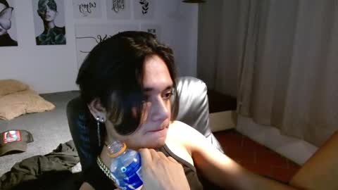 Snapshot of davoxer chatting on October 5, 4:21 am davoxer online show from October 5, 4:21 am