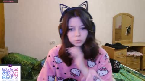 Snapshot of dawndollins chatting on October 1, 8:02 am Alice online show from October 1, 8:02 am
