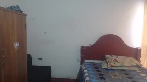 Snapshot of daylon_brown_ chatting on October 22, 12:29 pm Dylon online show from October 22, 12:29 pm