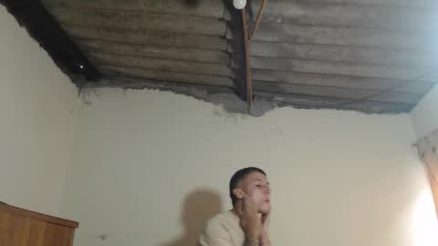 Snapshot of daylon_brown_ chatting on October 8, 10:38 pm Dylon online show from October 8, 10:38 pm