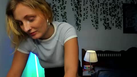 dayna_sunset online show from October 25, 4:02 am