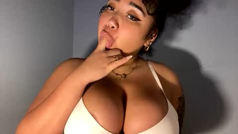 dayqueen1 online show from June 4, 7:47 am