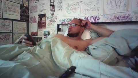 dbeamon92 online show from March 19, 1:05 pm