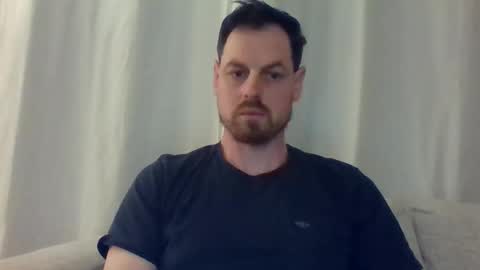 ddraig online show from April 10, 11:42 pm