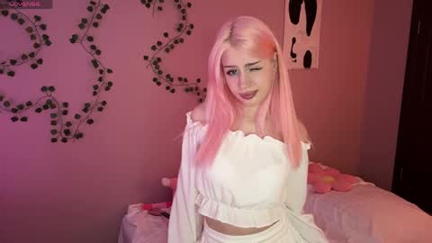 Maggie online show from May 22, 2:24 pm