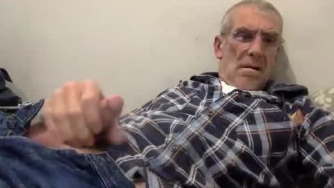 deanofflove221000 online show from March 25, 6:31 am