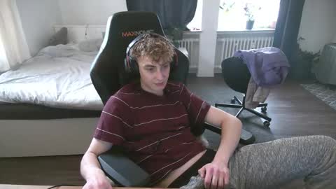 Dean online show from December 3, 1:56 pm