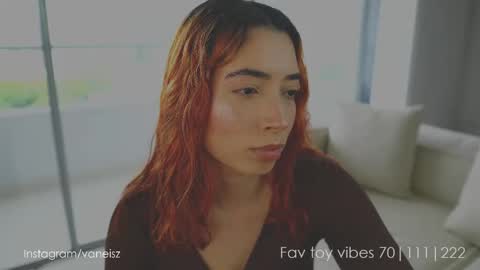 Snapshot of dearnina chatting on October 5, 3:30 pm NINA 30OFF online show from October 5, 3:30 pm