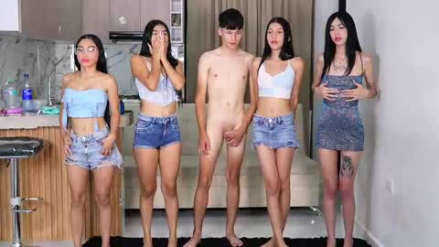 Hannah - Annie - Alisson online show from October 22, 7:59 pm