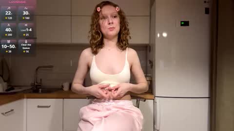 Hello My name is Sarah im new model here and little but shy. online show from February 28, 5:06 pm