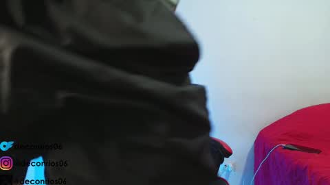 Santiago online show from February 22, 1:20 am