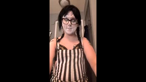 deedeequeen420 online show from February 19, 8:52 pm