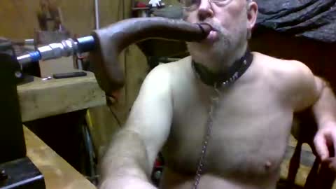 Snapshot of deepthroat227 chatting on March 12, 4:46 pm Deepthroat My Big Dildos online show from March 12, 4:46 pm