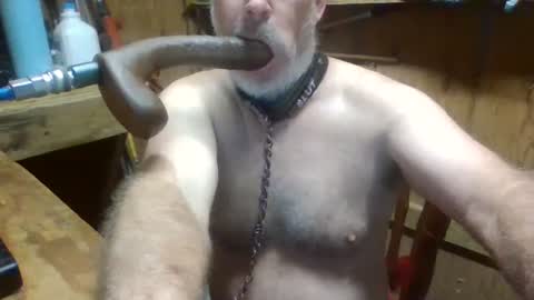 Snapshot of deepthroat227 chatting on October 9, 11:10 pm Deepthroat My Big Dildos online show from October 9, 11:10 pm